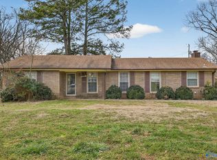 6206 Stratford Ct NW, Huntsville, AL 35806