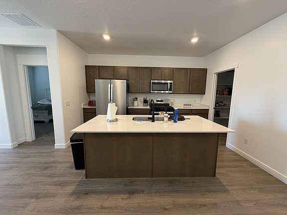 3rd image of 2043 E Dorset Way
