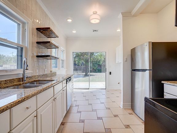 5th image of 1511 S Florence Pl
