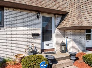 204 Beekman Dr, Agawam, MA 01001