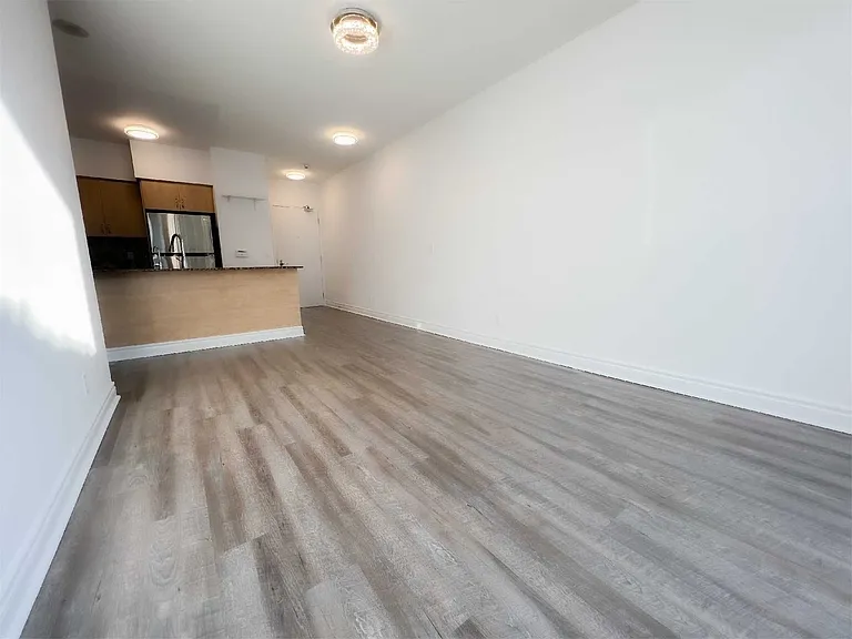 2240 Lake Shore Blvd W #309 — Photo 7