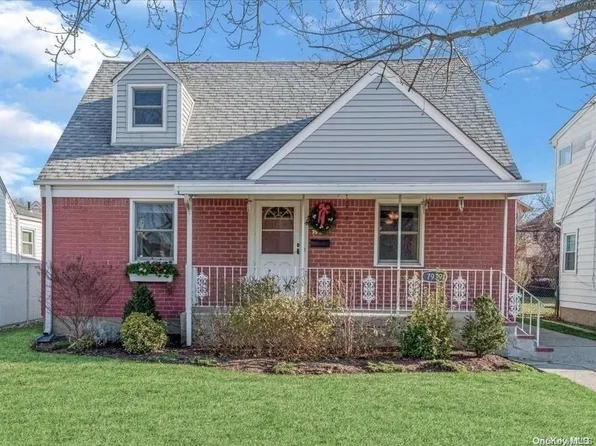 79-39 267th Street, Floral Park, NY 11004