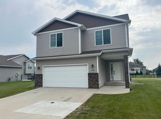 1559 35th Ave S, Moorhead, MN 56560