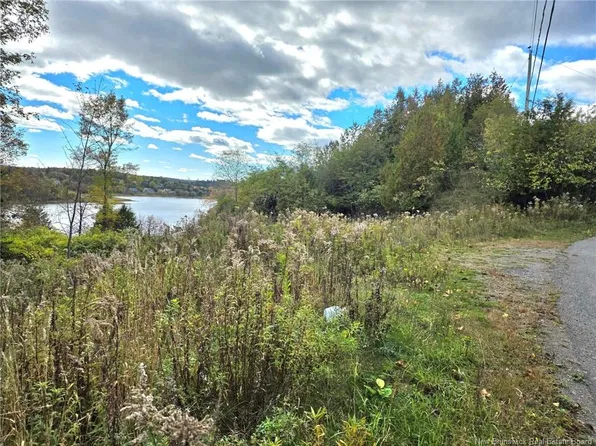 372 Highland Rd, Saint John, NB E2K 1R1