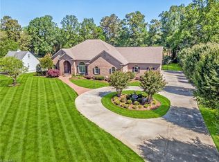 127 Willoughby Park Dr, High Point, NC 27265