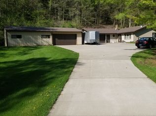 35841 White Bridge Ln, Prairie Du Chien, WI 53821