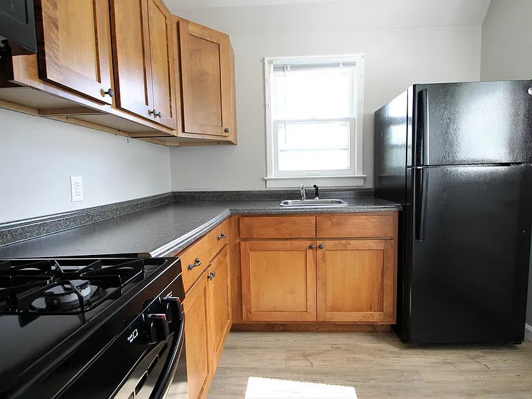 2119 Monroe St — Photo 4