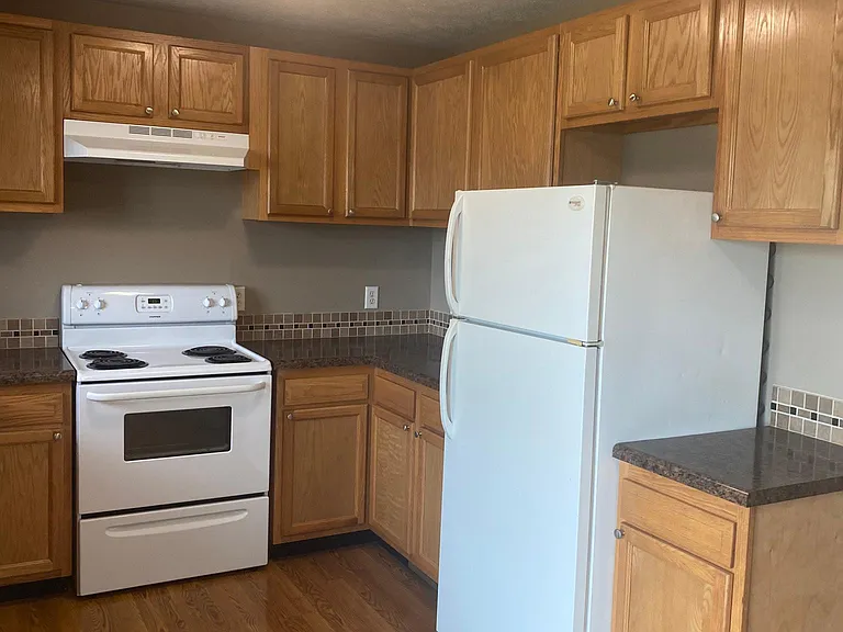 508 Oregon Trl — Photo 3