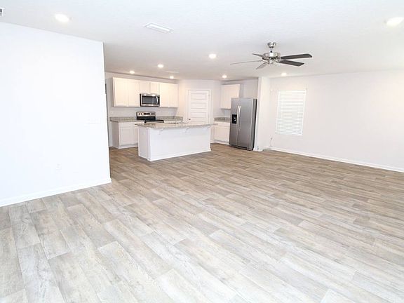 2nd image of 7818 Lakeside Oaks Dr