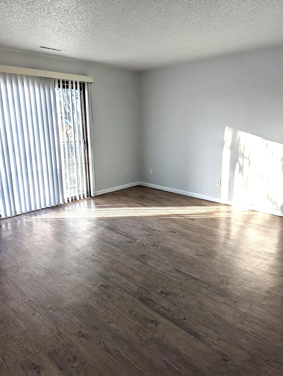 Building Photo - 830 Bridgit Ln SE #11