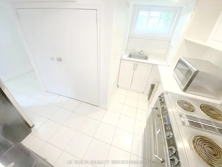 112 Leland St #BASEMENT — Photo 8