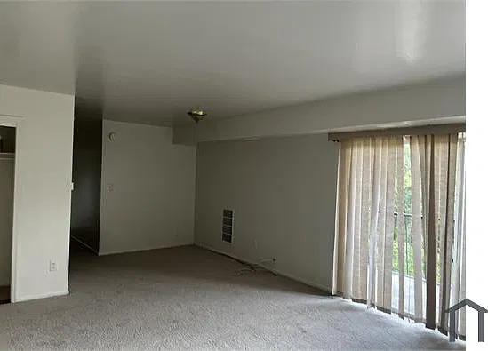 2 bed, $1,752 — Photo 2