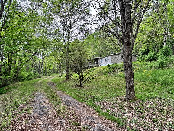 3rd image of 1640 Licklog Rd