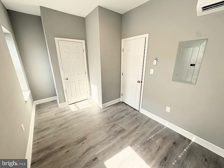 2417 W Jefferson St #2 — Photo 5
