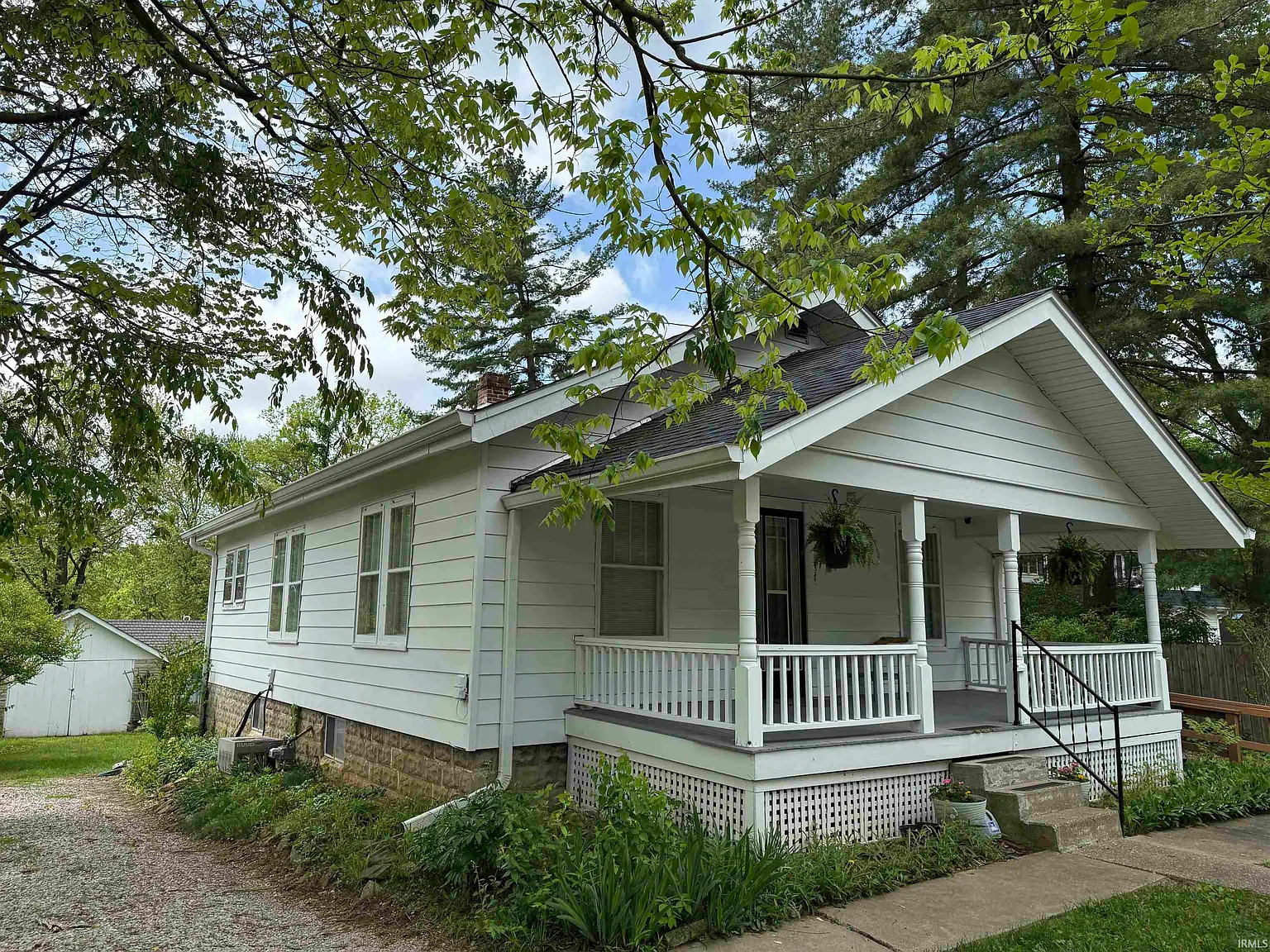 1406 E Hillside Dr photo 1