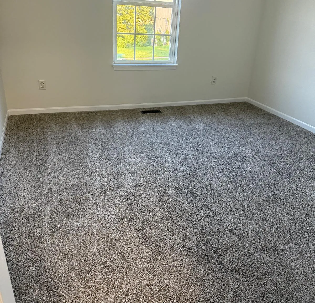 3 bed, 1700 sqft, $1,700 — Photo 2
