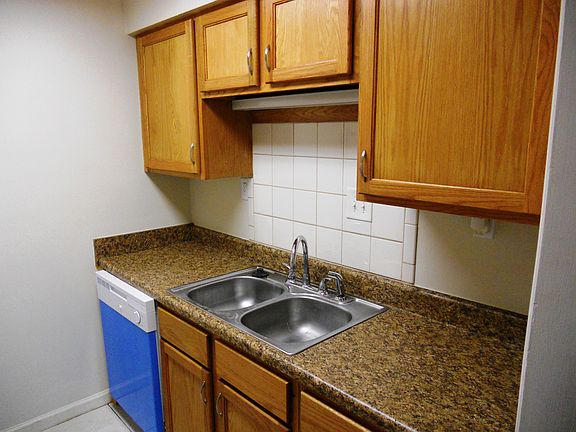 4th image of 400 Wm Hilton Pkwy APT 16