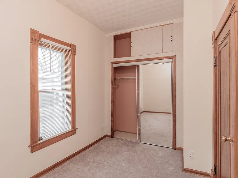 446 E St — Photo 18