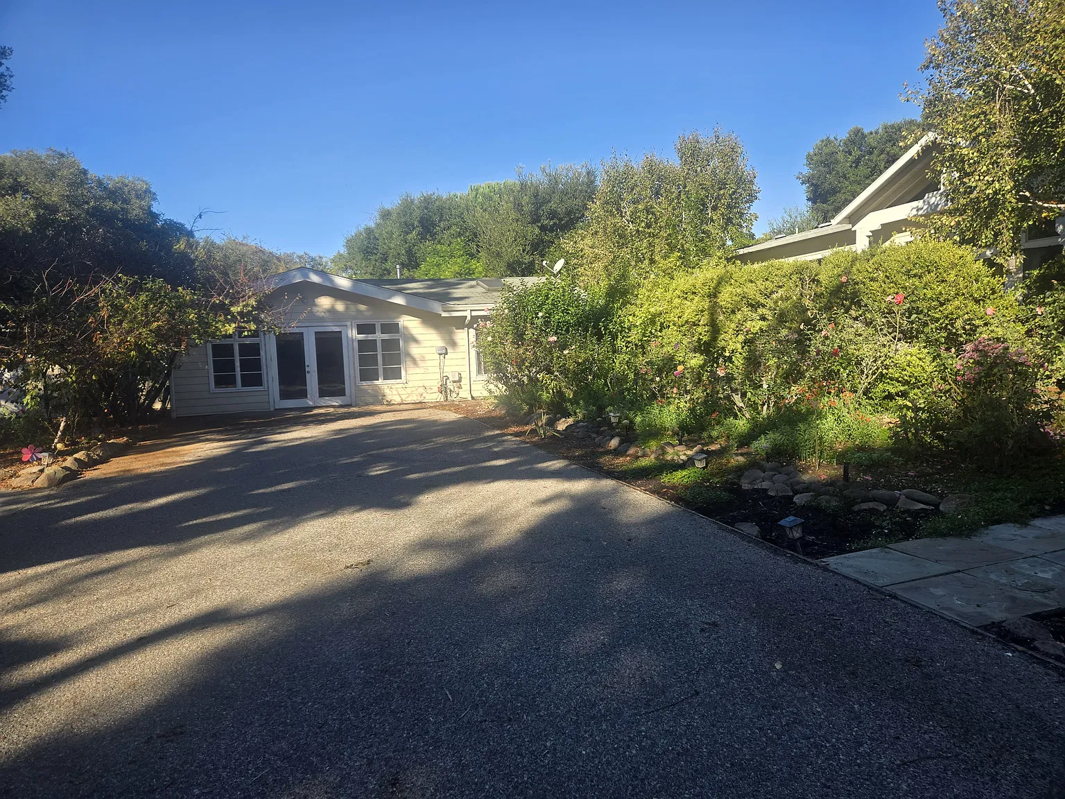 2 bed, 900 sqft, $3,500 — Photo 2
