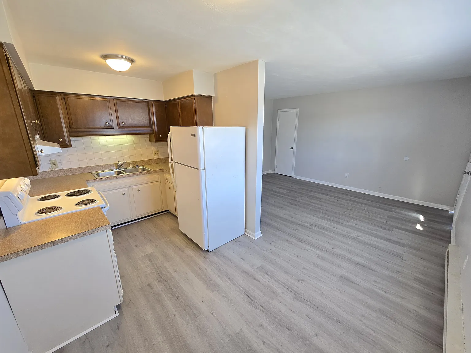 3475 Azalea Garden Rd Apartments — Photo 4