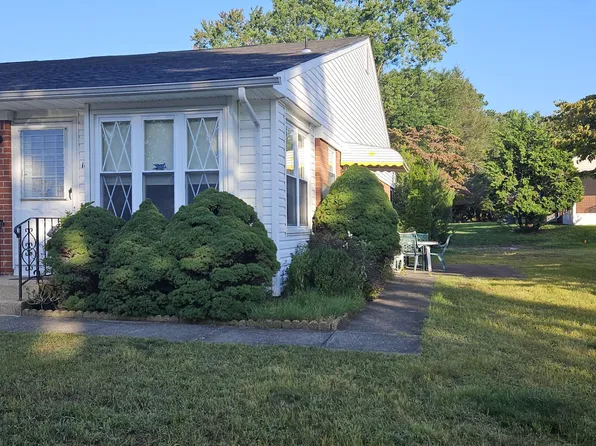 18 Hancock Drive #B, Whiting, NJ 08759