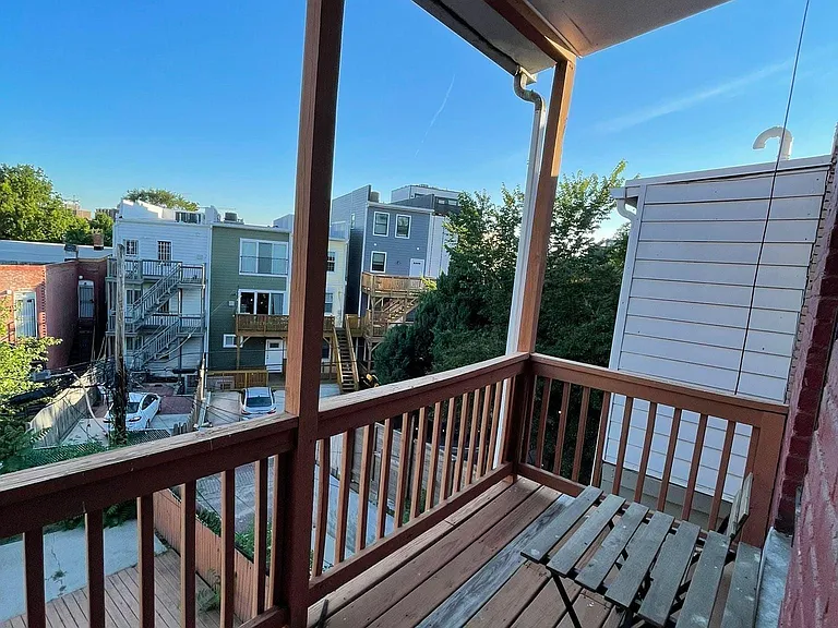 25 Q St NE — Photo 8