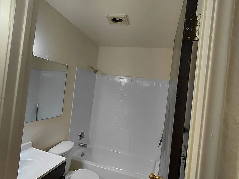 1360 E. Drexel Road — Photo 5