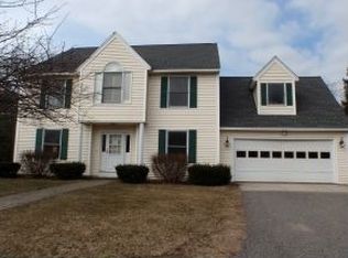 89 Pheasant Run Dr, Chester, NH 03036