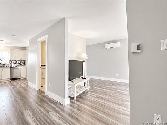 4th image of 53 Briarlea Dr