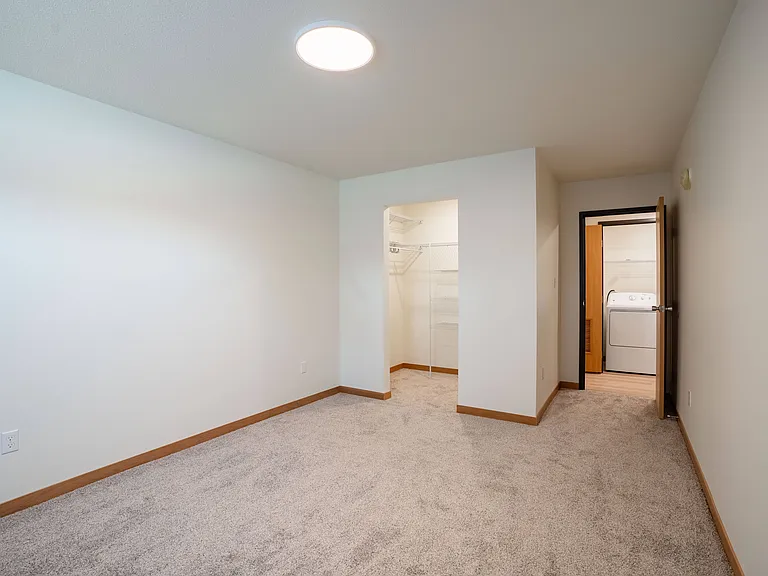 Cherry Creek Apartments | 21E | Bedroom