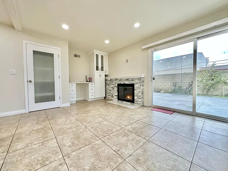 13103 Beach St — Photo 4