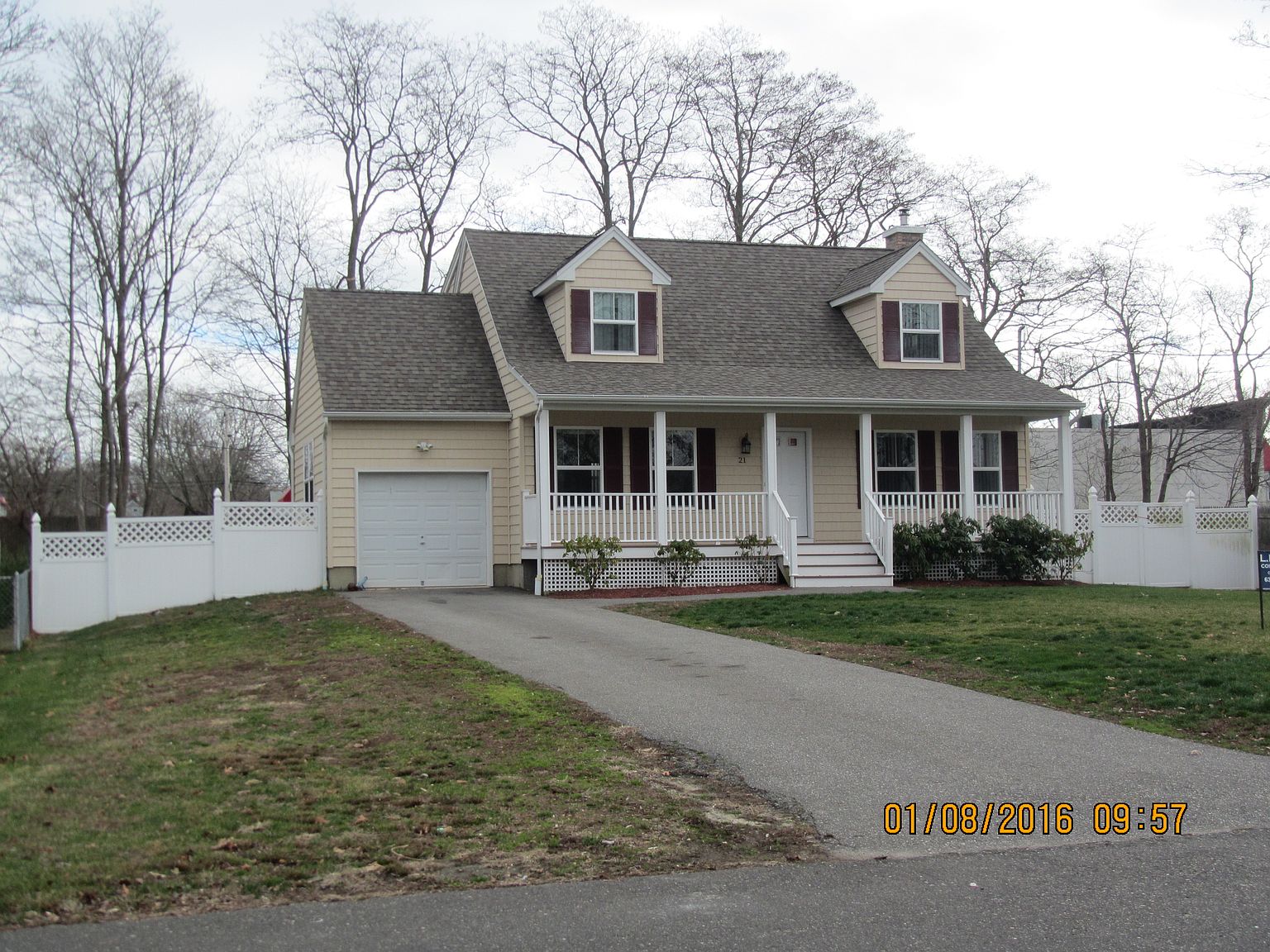 21 Newins St, Center Moriches, NY 11934 Zillow