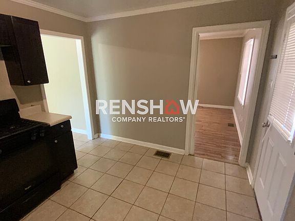 3rd image of 157 Oak Grove Rd