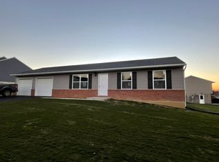 1 Sweetwater Ln #L-0127, Newmanstown, PA 17073