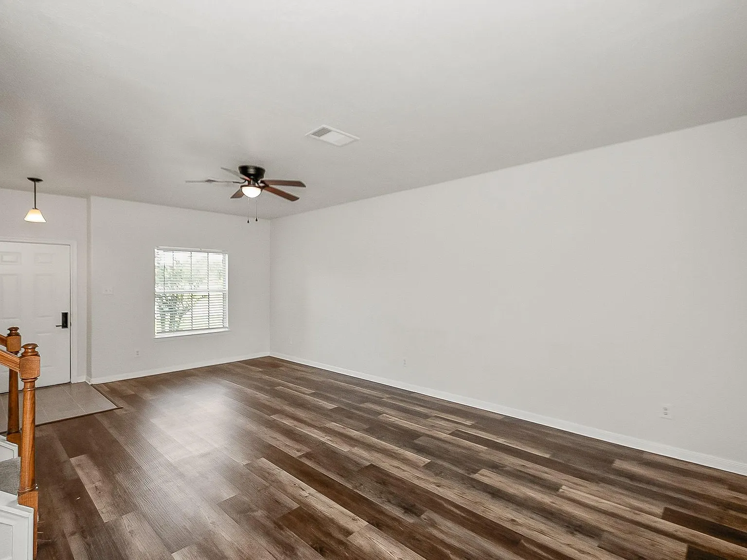 4 bed, 2.5 bath, 1798 sqft, $2,400 — Photo 3