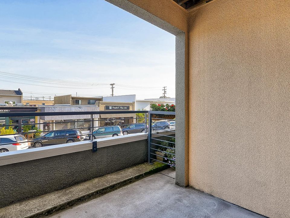 1st image of 1500 Laurel St #206