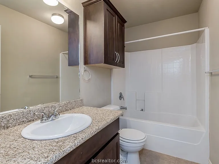 2020 Turning Leaf Dr — Photo 12