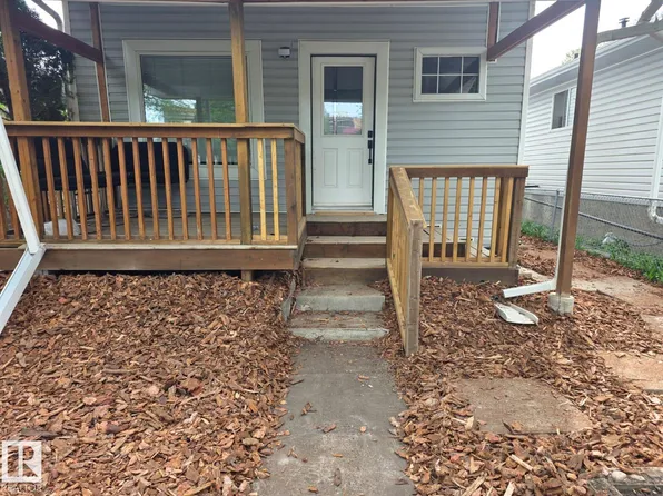 10656 93rd St NW, Edmonton, AB T5H 1X9