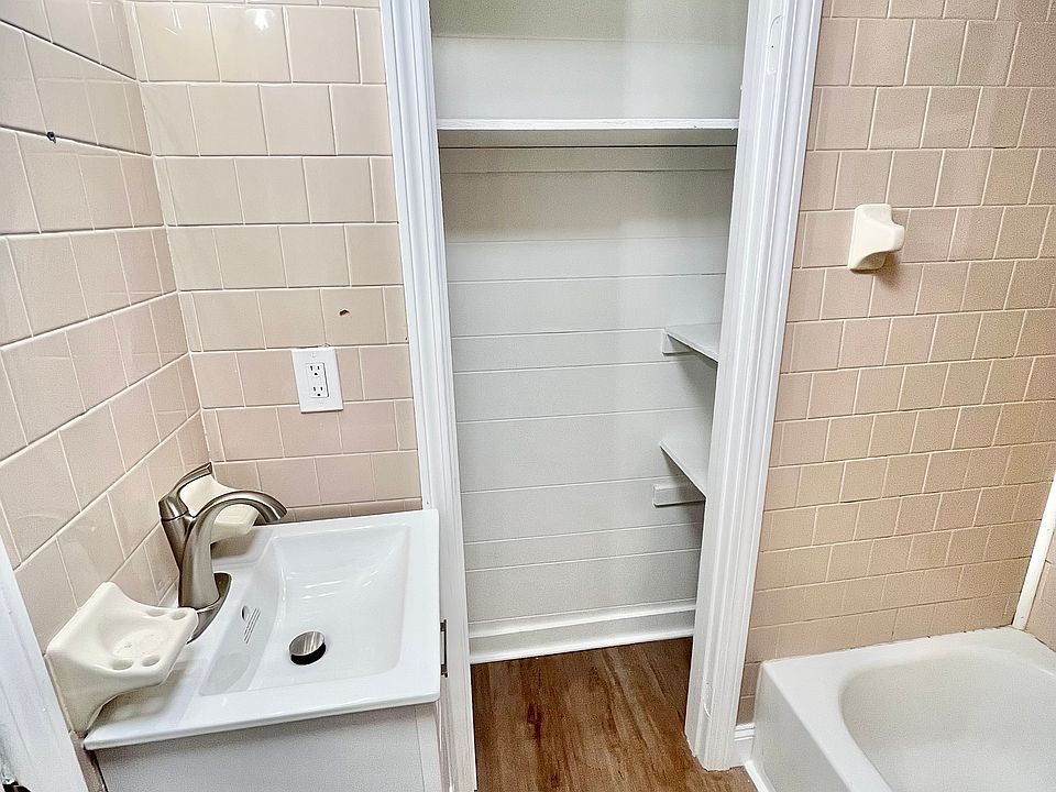 2nd image of 98 Parker St #1