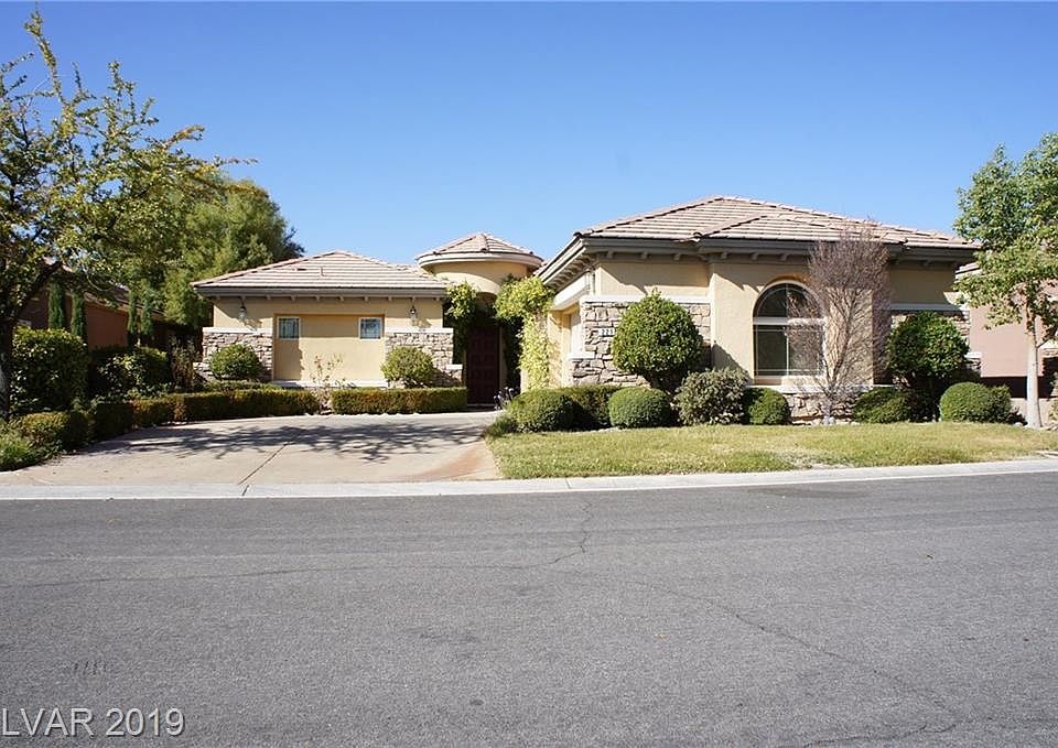1st image of 221 Muldowney Ln