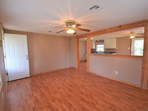4th image of 515 Fountain St
