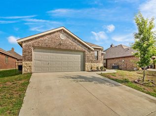 321 Blue Sky Ln, Wilmer, TX 75172