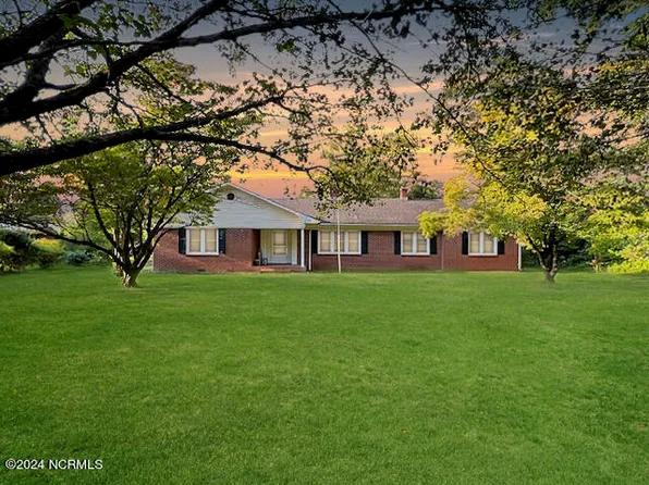 912 W Queen Street, Edenton, NC 27932