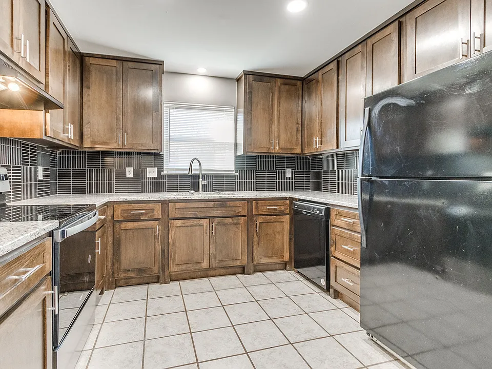 421 Foreman Ave