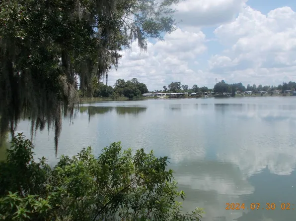 701 Iroquois Trl, Mulberry, FL 33860