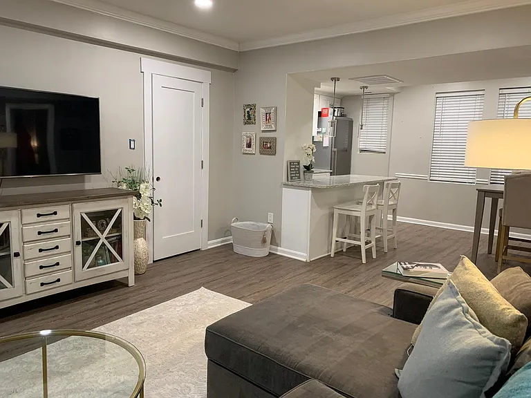 1812 N Queens Ln #217 — Photo 16