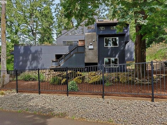 2nd image of 14110 SE Fairoaks Way