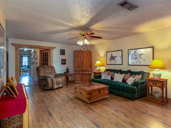 4th image of 805 Walnut Creek Dr #A