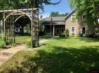 802 S 5th St, Saint Peter, MN 56082