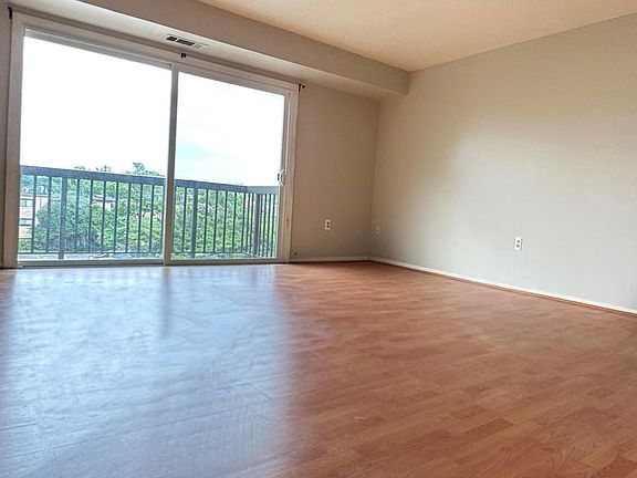 4th image of 3342 S 28th St APT 403